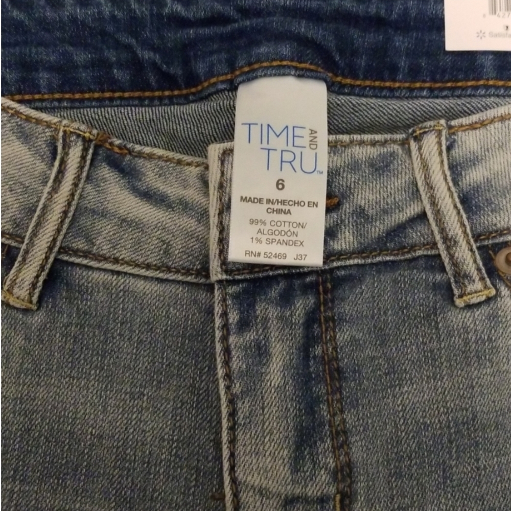 Bermuda Shorts - Picture 3 of 6